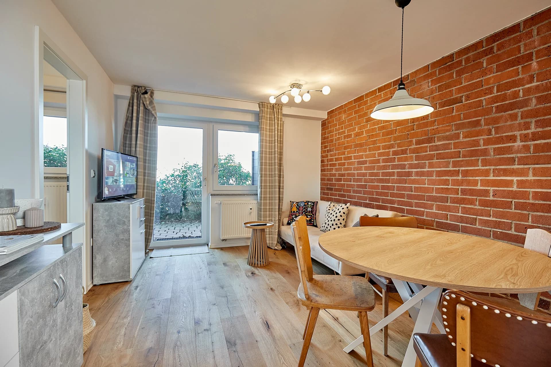 Apartment B5 – Wohn- und Essbereich