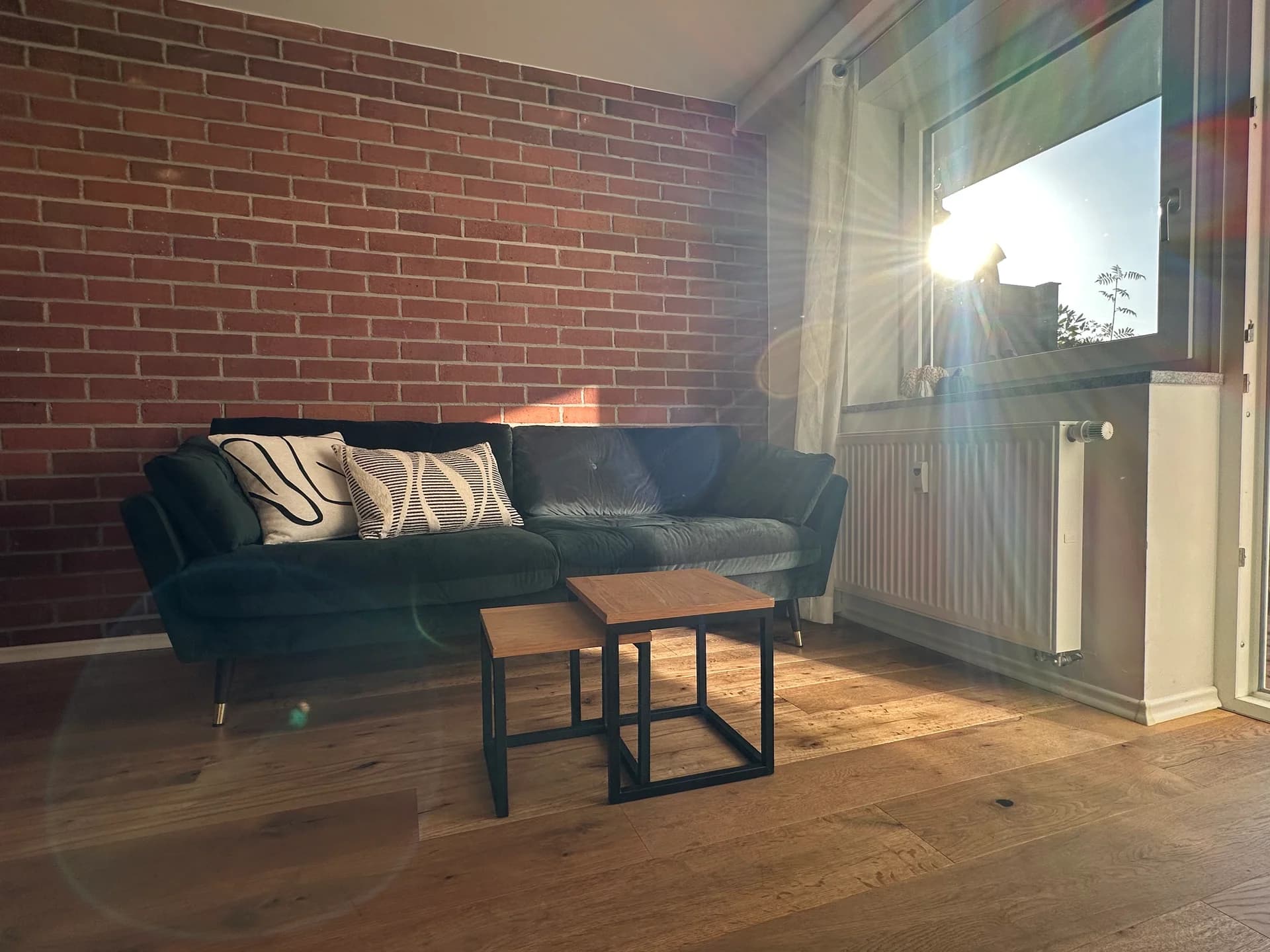Apartment B6 – Wohnzimmer Sonnenlicht
