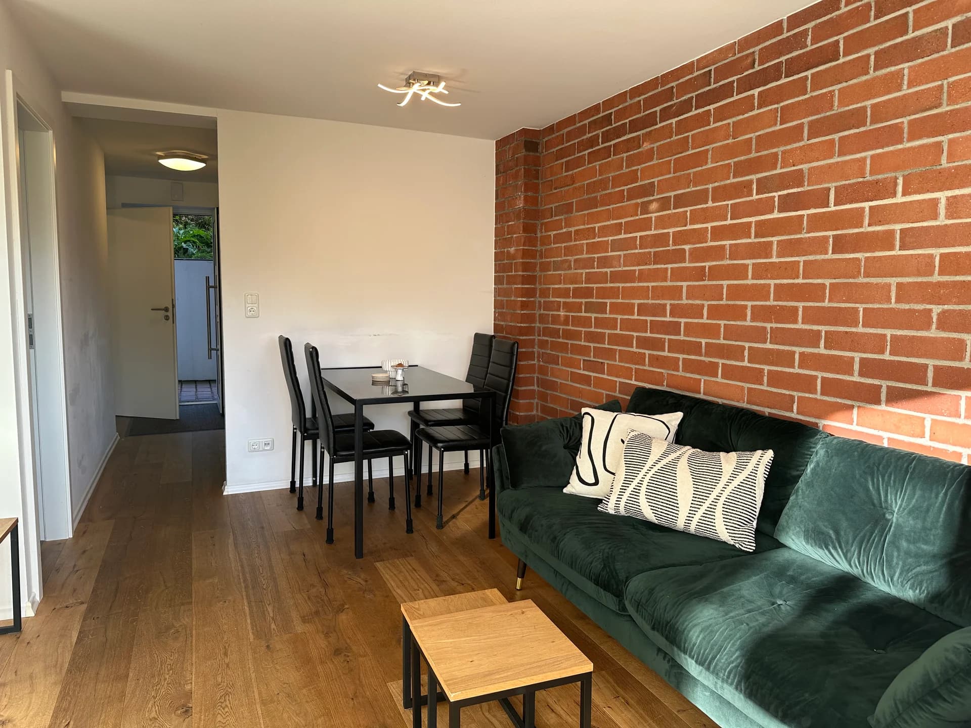 Apartment B6 – Wohn- und Essbereich Übersicht