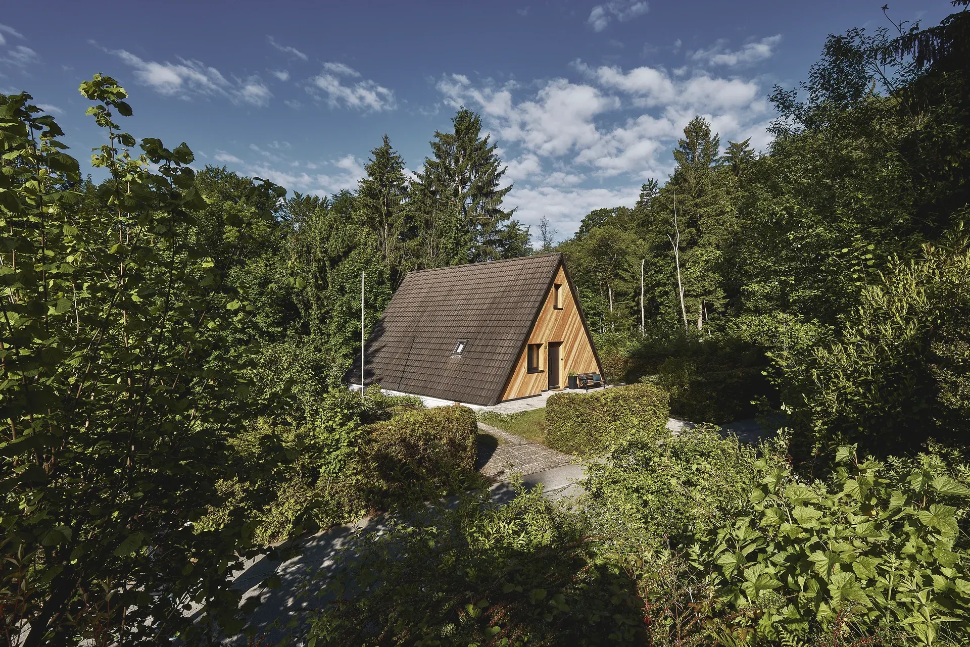 HAUS28 – A-frame in the greenery, summer view