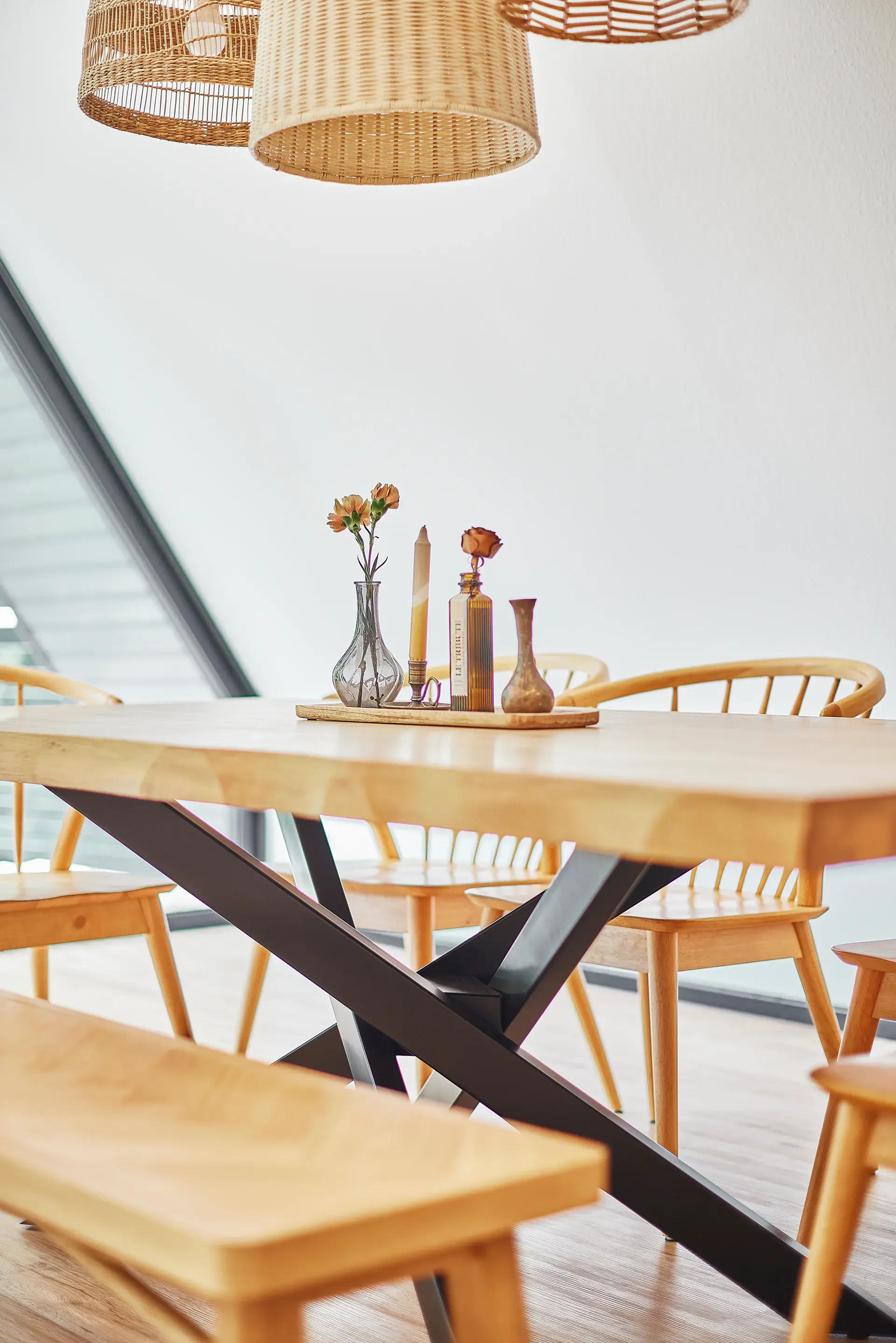 HAUS28 – Dining table by the panoramic window