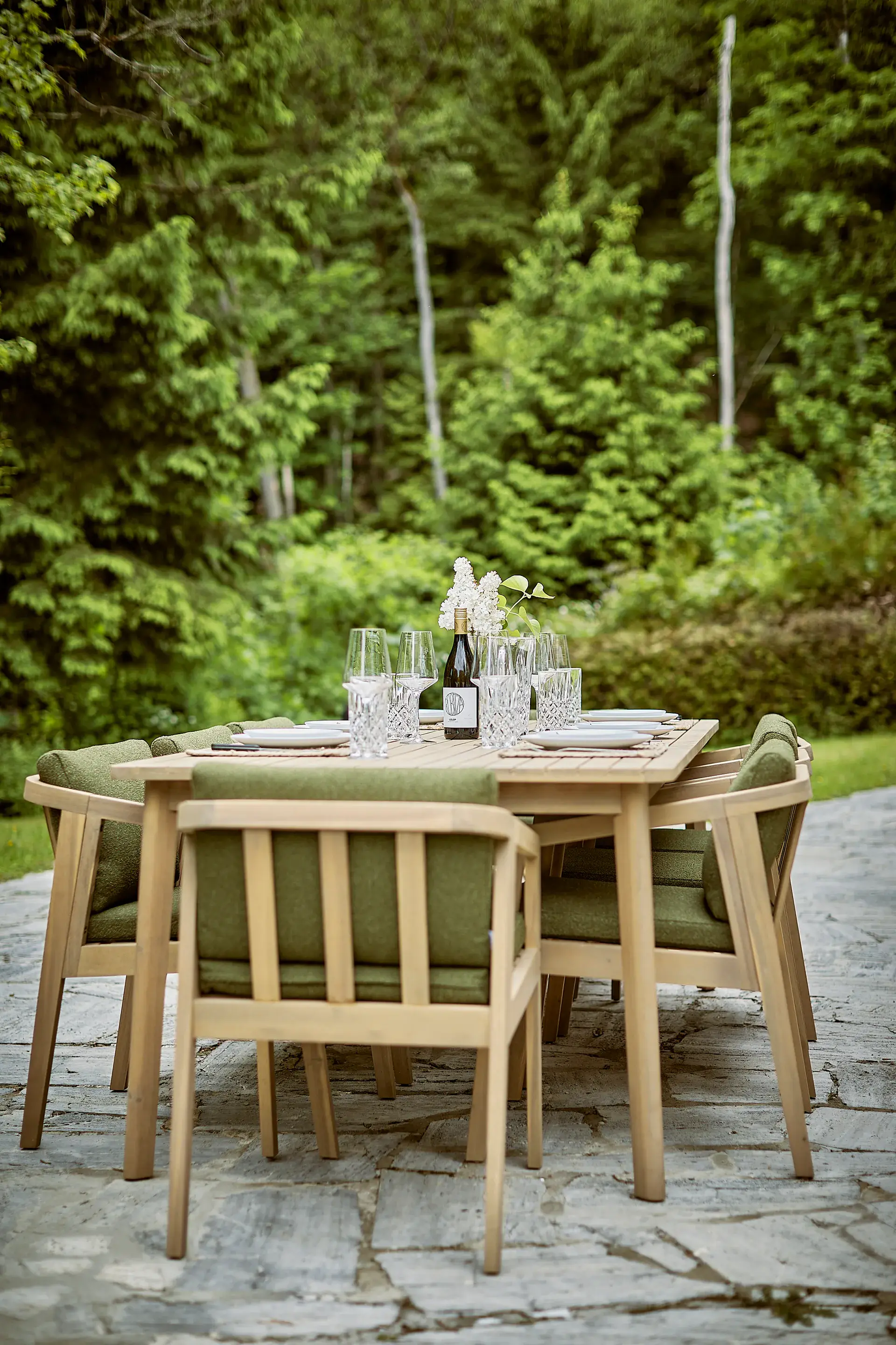 HAUS28 – Table set on the terrace