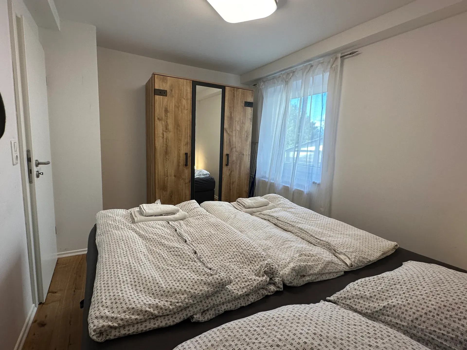 Apartment B6 – Bedroom 2 overview