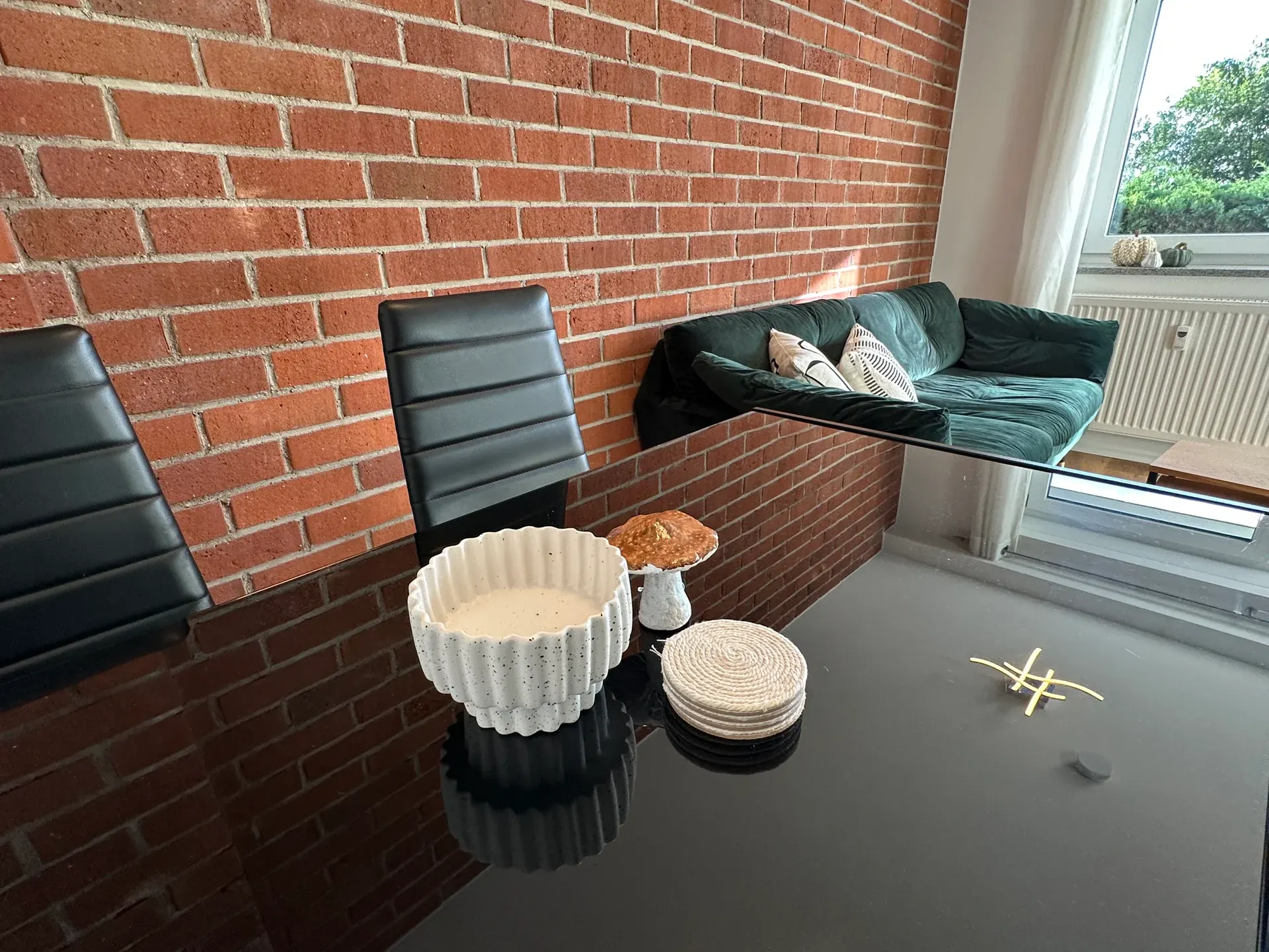 Apartment B6 – Dining area decor