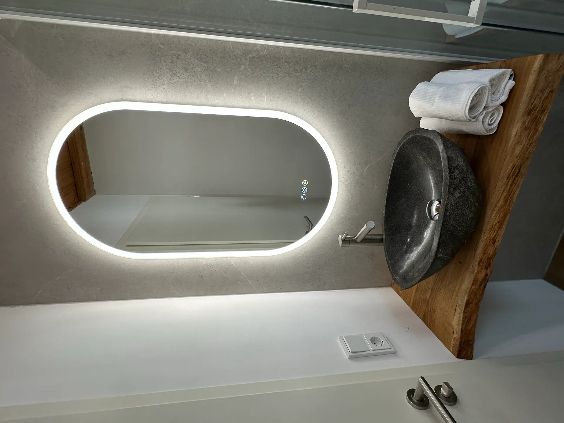 Apartment B7 – Natural stone washbasin detail